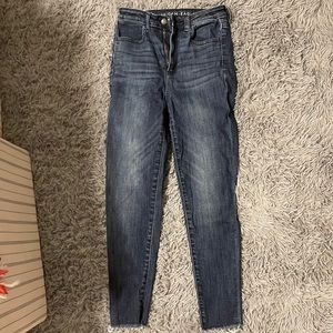 hey ladies they’re american eagle. ( high rise jegging size: 2 )